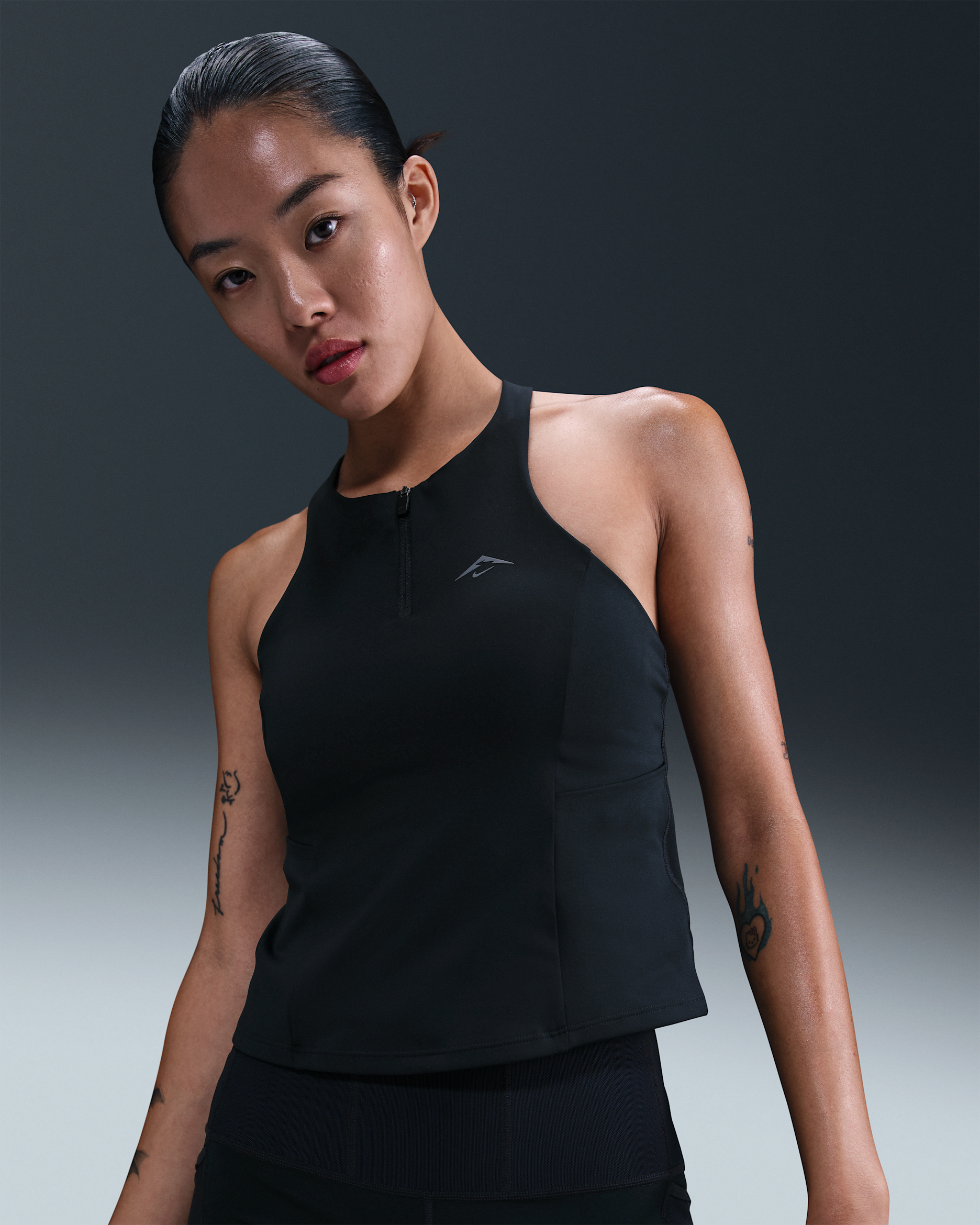 Nike Trail Tank Top ブラック/グレー Nike Trail Women's Medium-Support Padded Sports Bra Tank Top. Nike ID